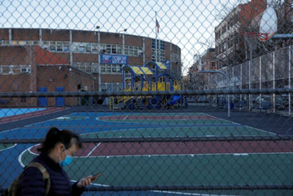 Κοροναϊός - ΗΠΑ : Κλείνουν τα σχολεία, τα εστιατόρια και τα μπαρ στη Νέα Υόρκη