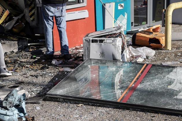 Ανατίναξαν δύο ΑΤΜ στο Περιστέρι