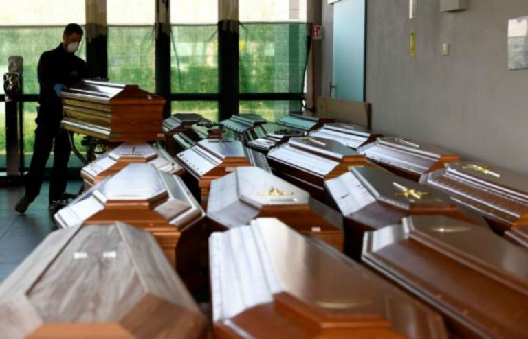 Κοροναϊός : Ακολουθεί η Μ.Βρετανία τον θανατηφόρο «δρόμο» της Ιταλίας;