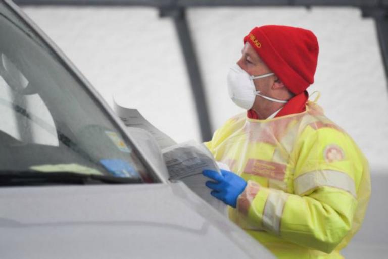 Κοροναϊός-Ηνωμένο Βασίλειο: Στους 6 οι νεκροί- ακυρώνονται πτήσεις