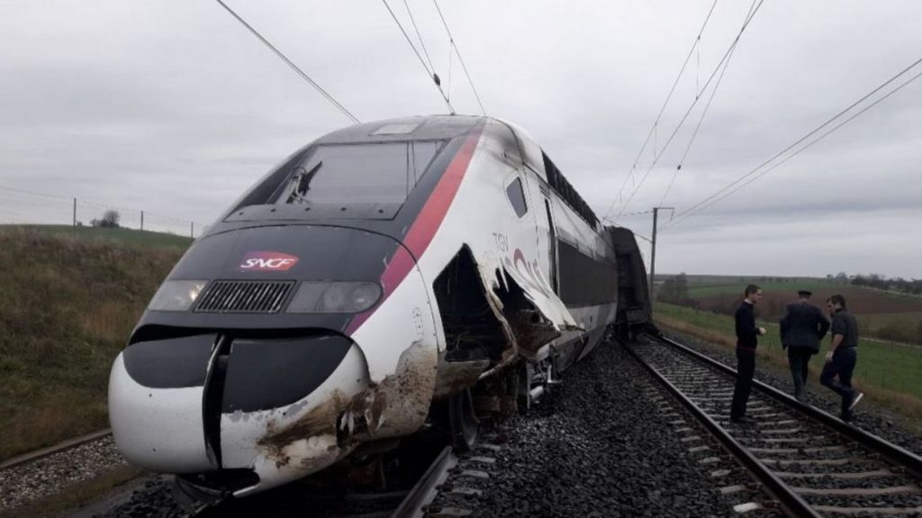 Εκτροχιάστηκε τρένο υψηλής ταχύτητας στη γραμμή Στρασβούργο - Πολλοί τραυματίες