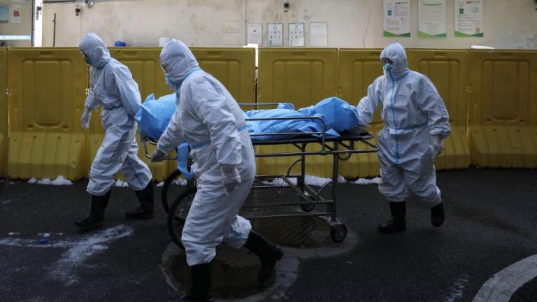 Ισημερινός – κοροναϊός : Κρατούσαν δεκάδες νεκρούς μέσα στα σπίτια τους