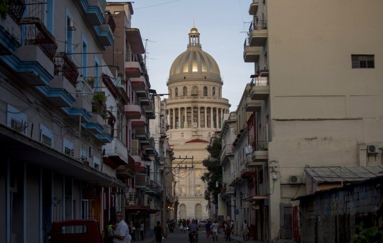 Η Κούβα ανακοίνωσε τα πρώτα τρία κρούσματα του κοροναϊού