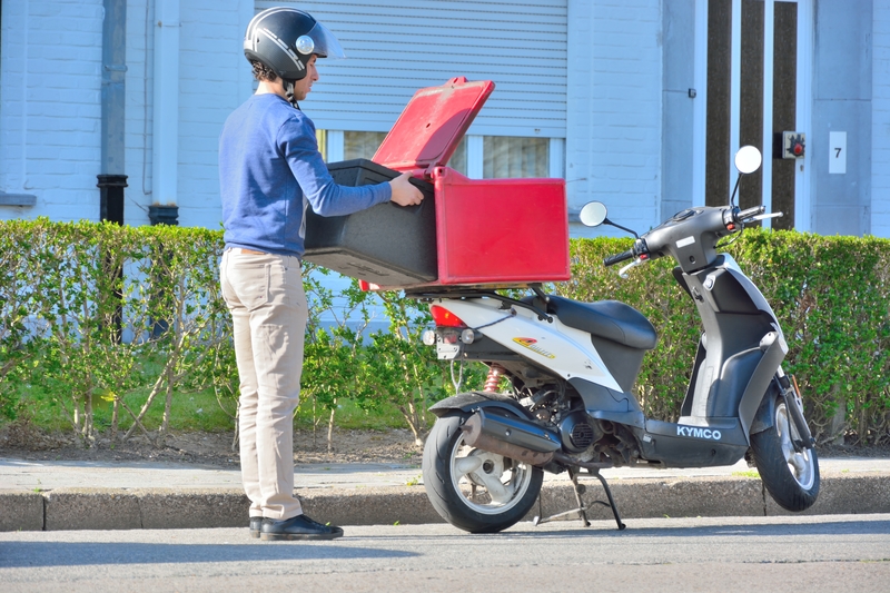 Κοροναϊός : Πόσο ασφαλές είναι το delivery;