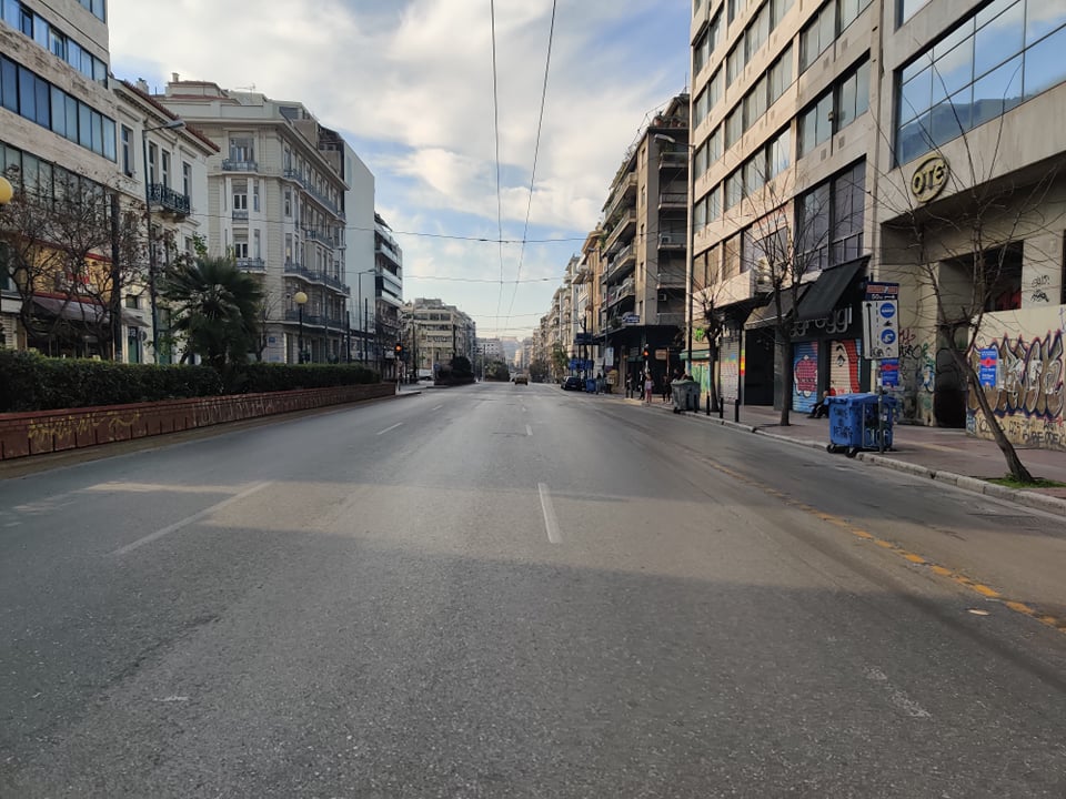 Πώς ζουν οι Έλληνες στον καιρό της απαγόρευσης κυκλοφορίας – Έρχονται νέα μέτρα