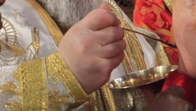 Τι το θέλετε το κουταλάκι της Μετάληψης, αν πιείτε το φαρμάκι του κοροναϊού;