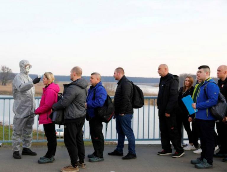 Κοροναϊός : «Δωρεάν μεταφορά στους εγκλωβισμένους ταξιδιώτες»