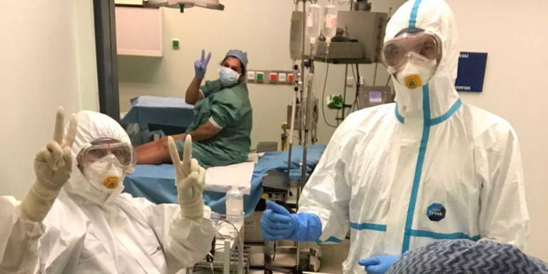 H 24χρονη με κοροναϊό που γέννησε στο «Αττικόν» συγκινεί  -«Βλέπω το μωρό από φωτογραφίες»