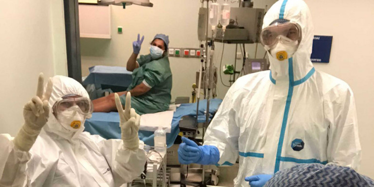 H 24χρονη με κοροναϊό που γέννησε στο «Αττικόν» συγκινεί  -«Βλέπω το μωρό από φωτογραφίες»