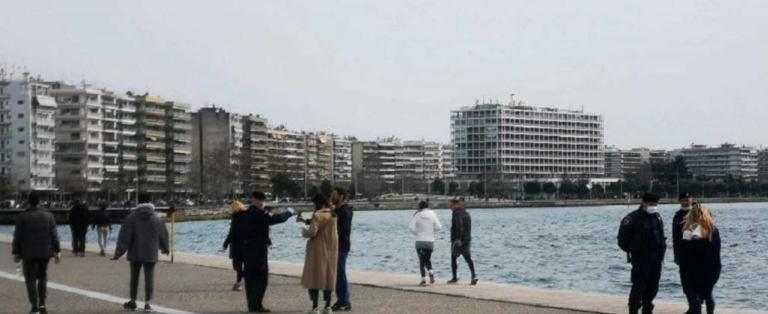 Κοροναϊός: Έλεγχοι της ΕΛ.ΑΣ στη παραλία της Θεσσαλονίκης