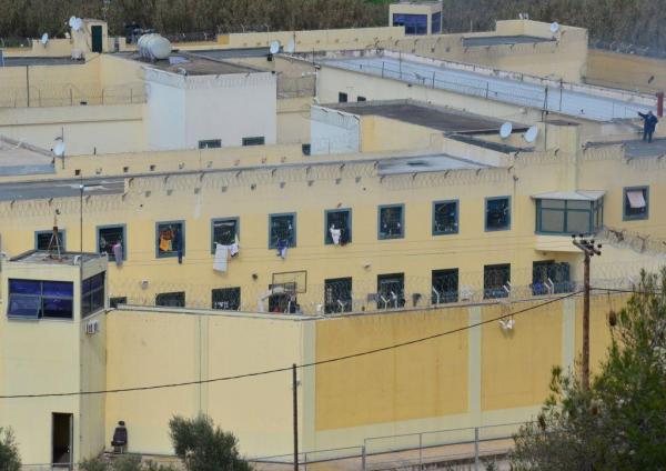Ναρκωτικά, μαχαίρια και κινητά βρήκε η Αστυνομία στις φυλακές Ναυπλίου