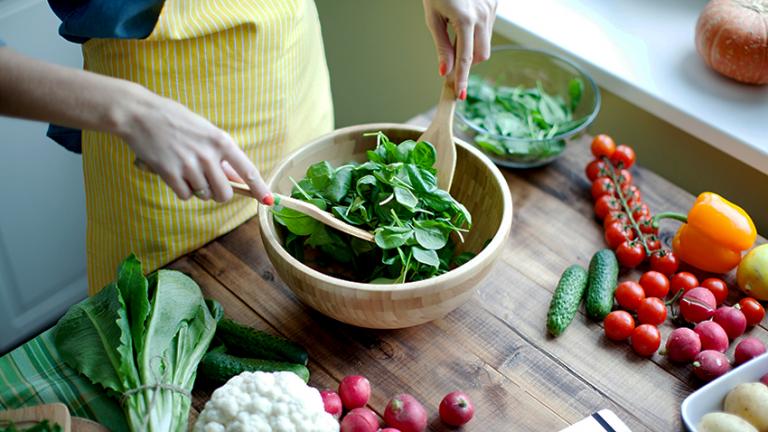 Καρκίνος παχέος εντέρου: Ποια λαχανικά λειτουργούν ως ασπίδα προστασίας;