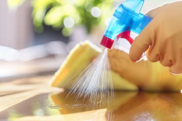 Κοροναϊός : Πώς να απολυμάνετε σωστά το σπίτι σας