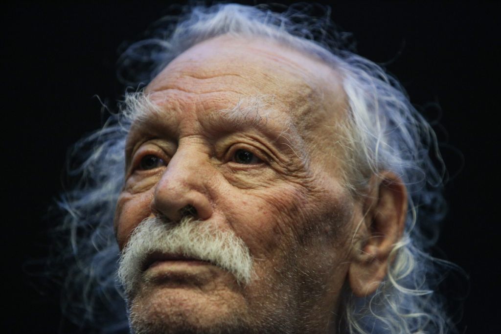 Μανώλης Γλέζος : «Εάν εσύ ζεις, μη με ξεχάσεις» – Μια συγκλονιστική συνέντευξη