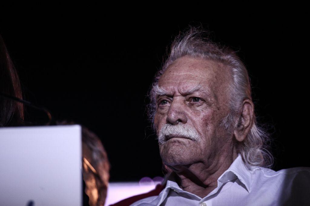 Μανώλης Γλέζος : Όταν κατηγορούσε τον Τσίπρα ότι προσφέρει γη και ύδωρ στις ΗΠΑ