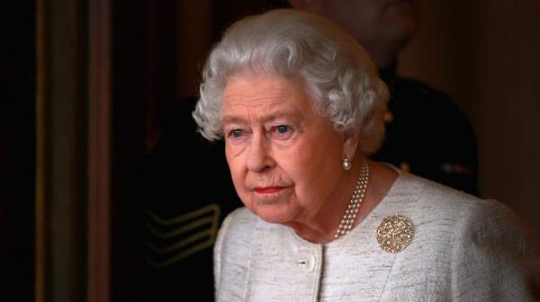 H Ελισάβετ ανοίγει τις πόρτες του υπό ανακαίνιση Μπάκιγχαμ