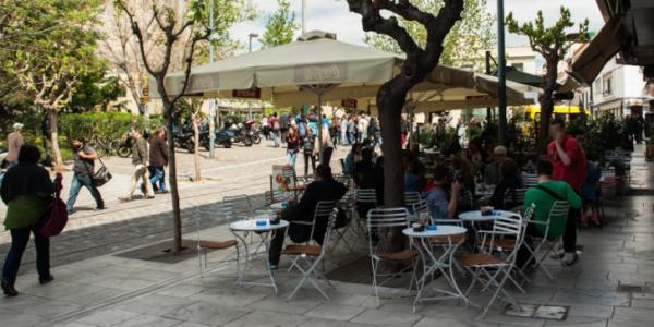 Κοροναϊός : Μπαίνει λουκέτο σε καφετέριες και εμπορικά κέντρα