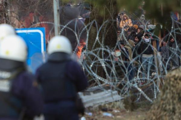 Σε κόκκινο συναγερμό οι Αρχές για Προσφυγικό: Συνεδριάζει το ΚΥΣΕΑ – Ανησυχία για τα επεισόδια σε Έβρο και Λέσβο