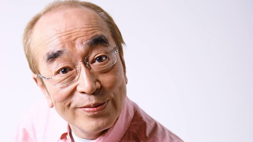 Πέθανε από τον κοροναϊό ο δημοφιλής ιάπωνας κωμικός Κεν Σιμούρα