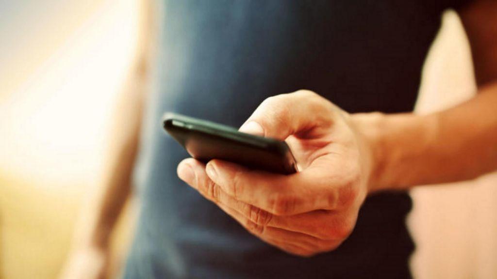 Απαγόρευση κυκλοφορίας : Εξοικειώνονται οι πολίτες - 4.4 εκατ. SMS έχουν σταλεί στο 13033