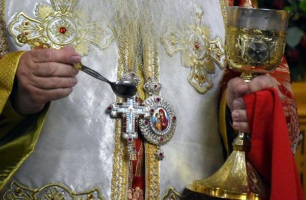 Απίστευτο περιστατικό στη Θεσσαλονίκη: Ιερέας κοινώνησε παιδιά χωρίς γονική συναίνεση