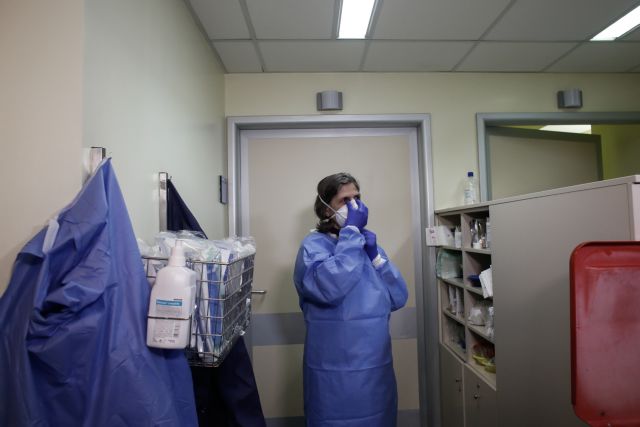 Κοροναϊός : «Μας αντιμετωπίζουν σαν να έχουμε λέπρα»