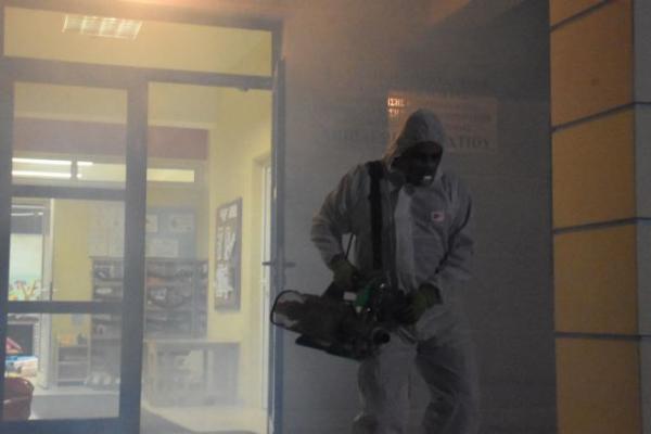 Κοροναϊός : Κλείνουν κινηματογράφοι, θέατρα και κέντρα διασκέδασης – Στα 10 τα «ορφανά» κρούσματα