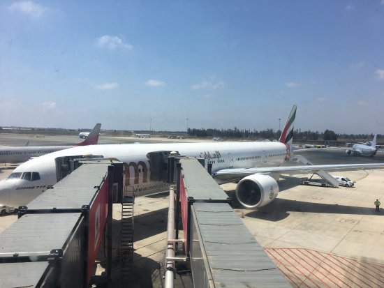 Κοροναϊός : Η Κύπρος επιβάλλει πλήρη απαγόρευση εισερχόμενων πτήσεων από 21 Μαρτίου