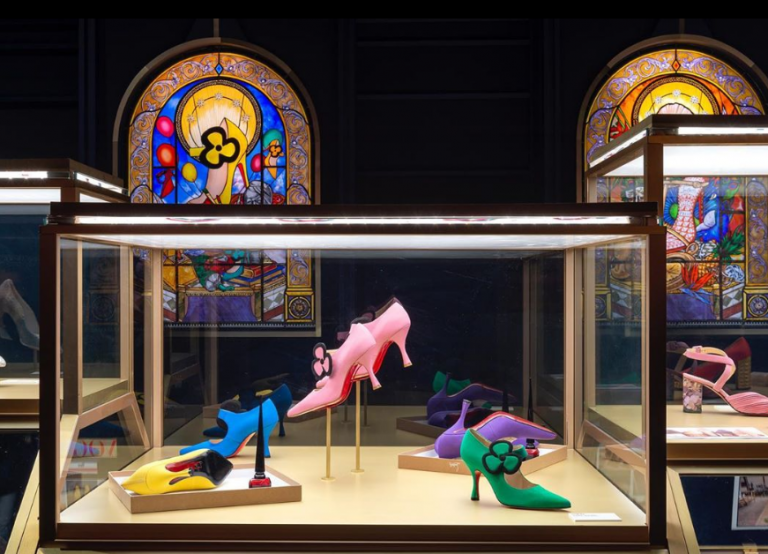 O μαγικός κόσμος του Christian Louboutin σε μία έκθεση