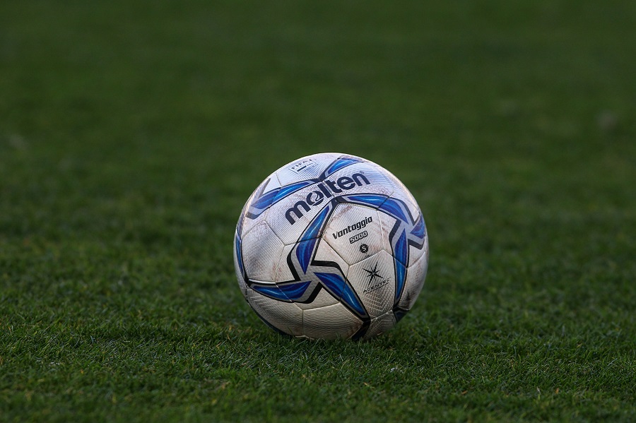 Super League : Αποθέωση για τον Ολυμπιακό, μάχη για τα πλέι-οφ στην τελευταία αγωνιστική