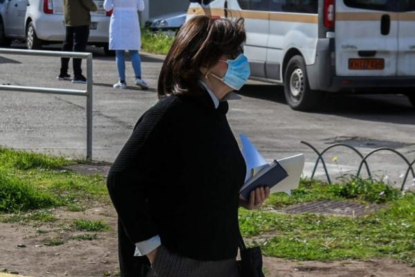 Editorial Ta Nea: Messages