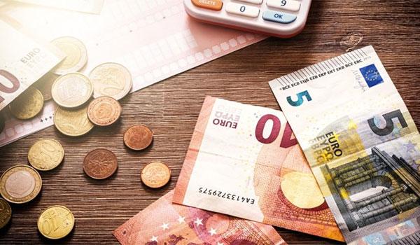 Κοροναϊός : Οδηγός για εργαζόμενους: Ποιοι και πώς θα λάβουν τα 800 ευρώ