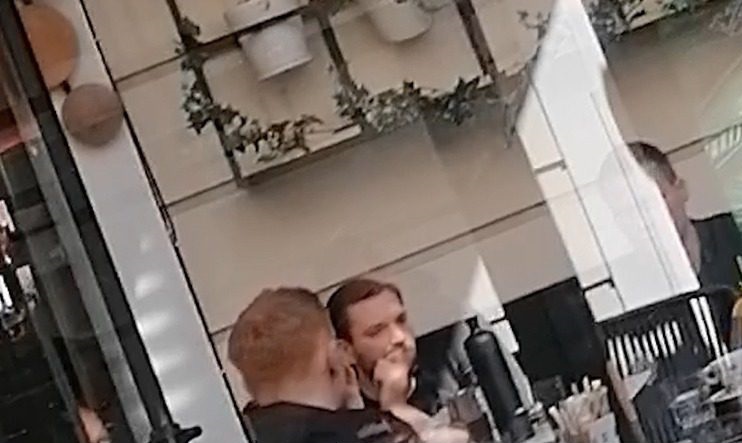 Νεοναζί έκαναν την εμφάνισή τους στη Λέσβο: «Θα σας κάνουμε ό,τι σας κάναμε στα Καλάβρυτα»