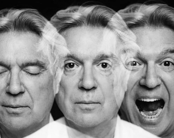 Ντέιβιντ Μπερν για πανδημία : Είμαστε όλοι τόσο περίπλοκα συνδεδεμένοι