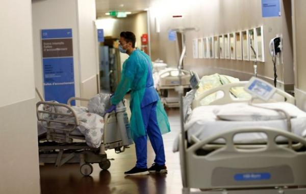 Κοροναϊός: Σοκάρει περιγραφή νοσηλευτή – Είναι σαν να παθαίνουν ξαφνικά ασφυξία