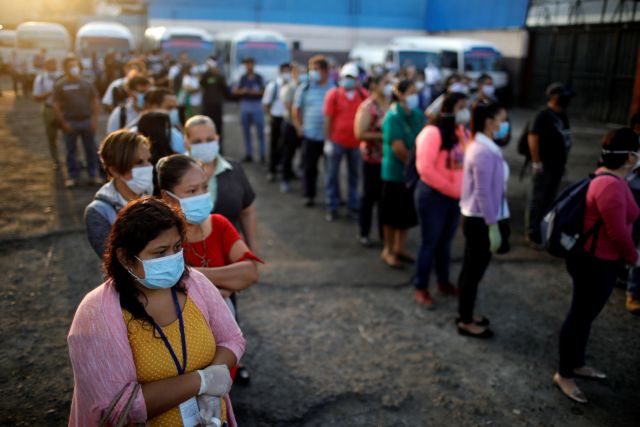 Κοροναϊός : Τρομάζει ο ρυθμός εξάπλωσης της πανδημίας - 100.000 κρούσματα σε δύο μέρες