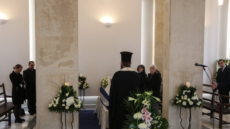 Συγγενείς και φίλοι είπαν το τελευταίο αντίο στον Φίλιππο Πετσάλνικο