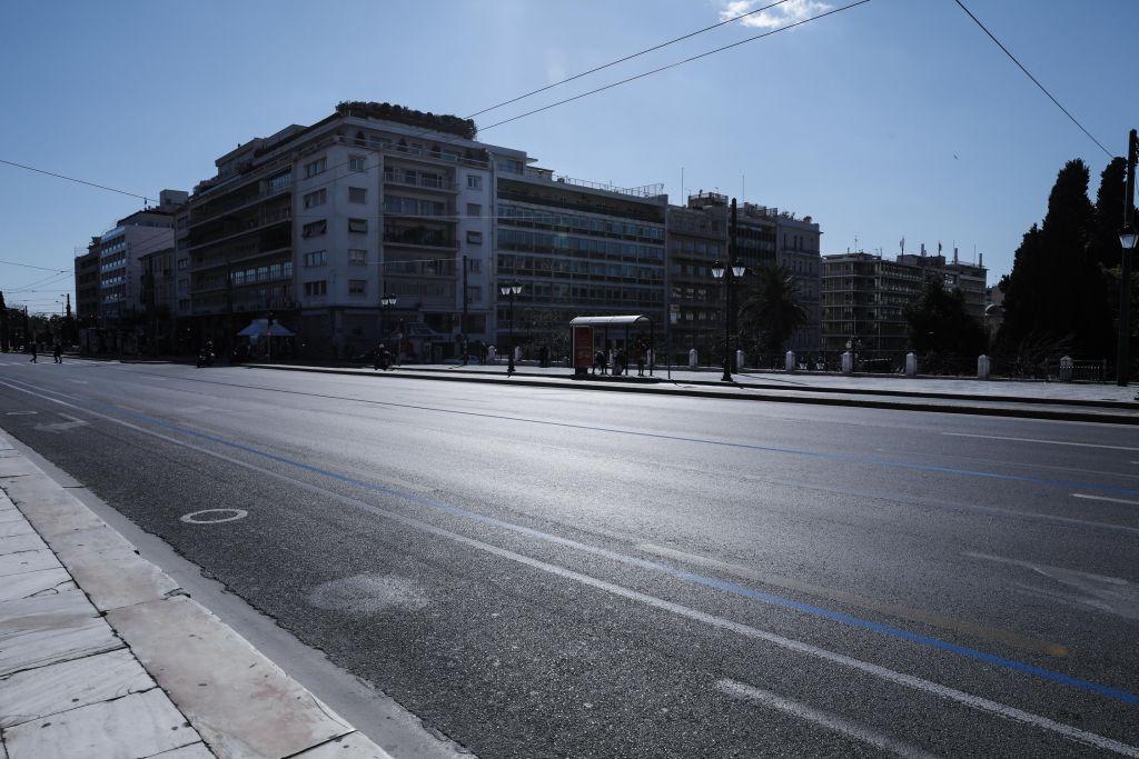 Κοροναϊός : Πόλη – φάντασμα η Αθήνα μετά τις προειδοποιήσεις για απαγόρευση κυκλοφορίας