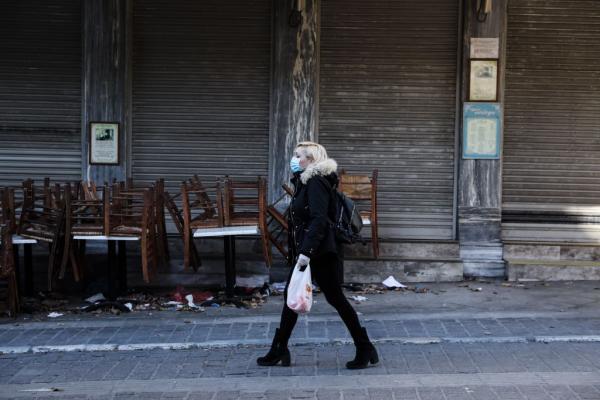 Κοροναϊός: Όλα δείχνουν γενική απαγόρευση κυκλοφορίας – Ανησυχία για εργαζόμενους στην υγεία και πρόσφυγες