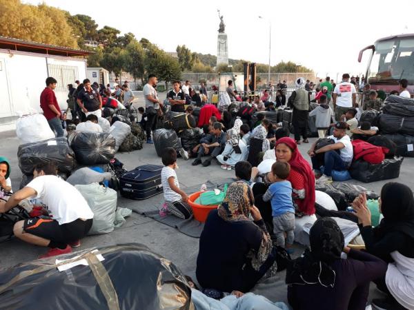 Σε εξέλιξη η μεταφορά 604 ατόμων από νησιά του Αιγαίου σε κλειστή δομή της ενδοχώρας