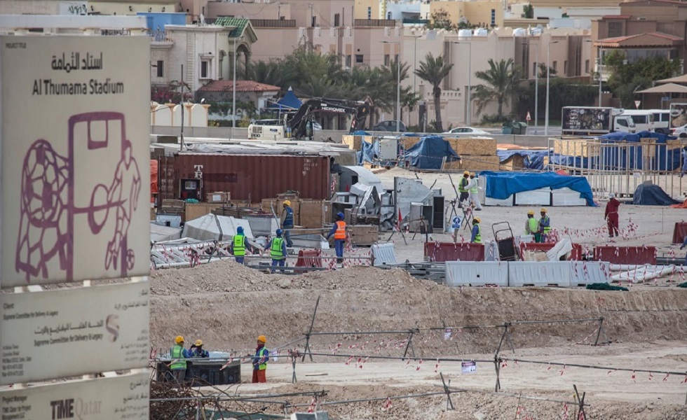Κοροναϊός : Μετανάστες συνεχίζουν να δουλεύουν υπό άθλιες συνθήκες στο Κατάρ ενόψει Μουντιάλ
