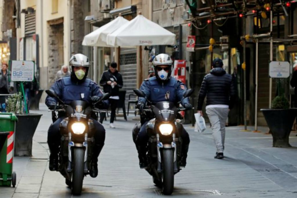 Κοροναϊός-Ιταλία: Η αστυνομία επιπλήττει όσους πολίτες «σπάνε» την καραντίνα