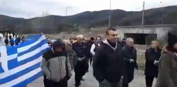 Ένταση στις Σέρρες – Οι κάτοικοι αντιδρούν στην κλειστή δομή [Εικόνες]