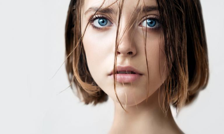 Τέσσερις απρόσμενοι παράγοντες που γερνούν το δέρμα μας