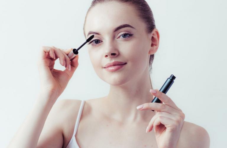 Γνωρίζετε τι περιέχει μια μάσκαρα;