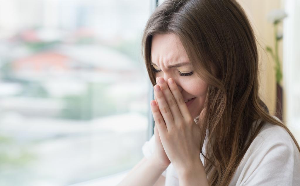 Κοροναϊός : Πώς θα τον ξεχωρίσετε από την εποχική αλλεργία