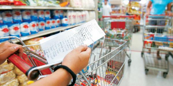 Κοροναϊός : Άλλαξαν οι συνήθειες των καταναλωτών – Τι ψωνίζουν