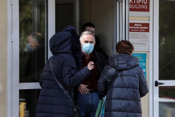 Συναγερμός στην Ελλάδα για τον κοροναϊό: Μεγαλώνει η λίστα με τα κρούσματα και τα κλειστά σχολεία