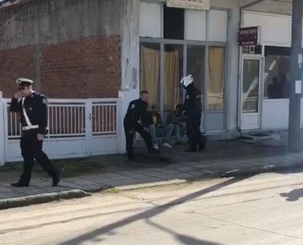 Βίντεο με τη σύλληψη δύο προσφύγων κοντά στον Έβρο