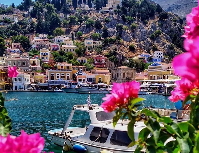 Κύμα συμπαράστασης στο Twitter – «Καλή Κυριακή» με μαγευτικές εικόνες της Ελλάδας